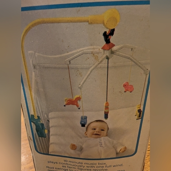 Fisher Price Vintage 1973 Crib & Playpen Music Box Mobile in box - Picture 9 of 12